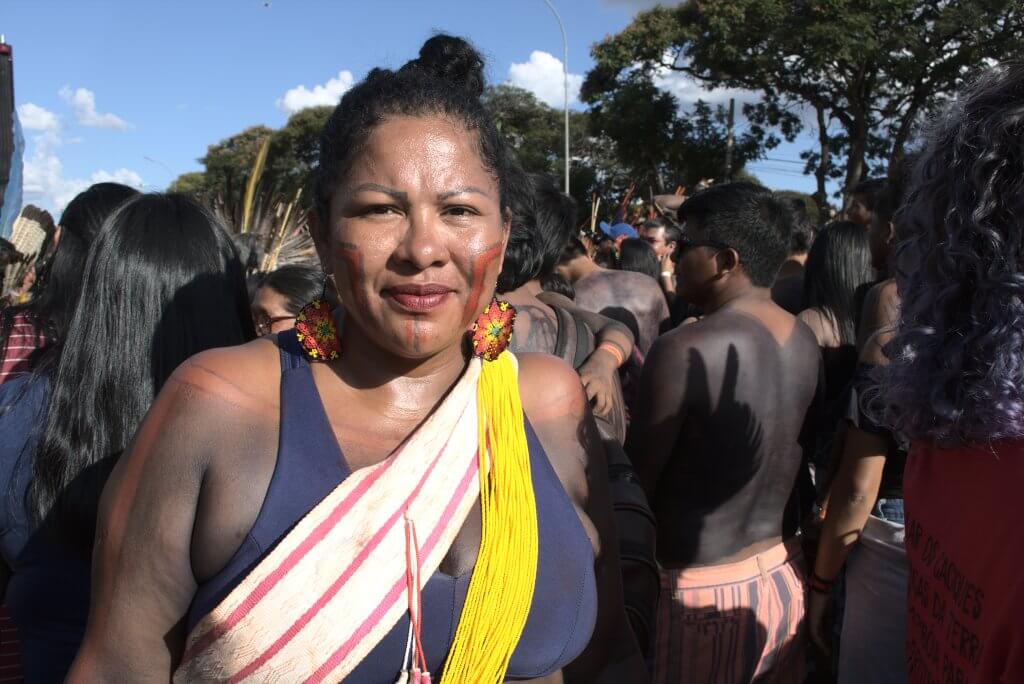 Edilena Krikati na marcha por demarcação de terras indígenas, no 18º ATL (Acervo ISPN/Raisa Pina)