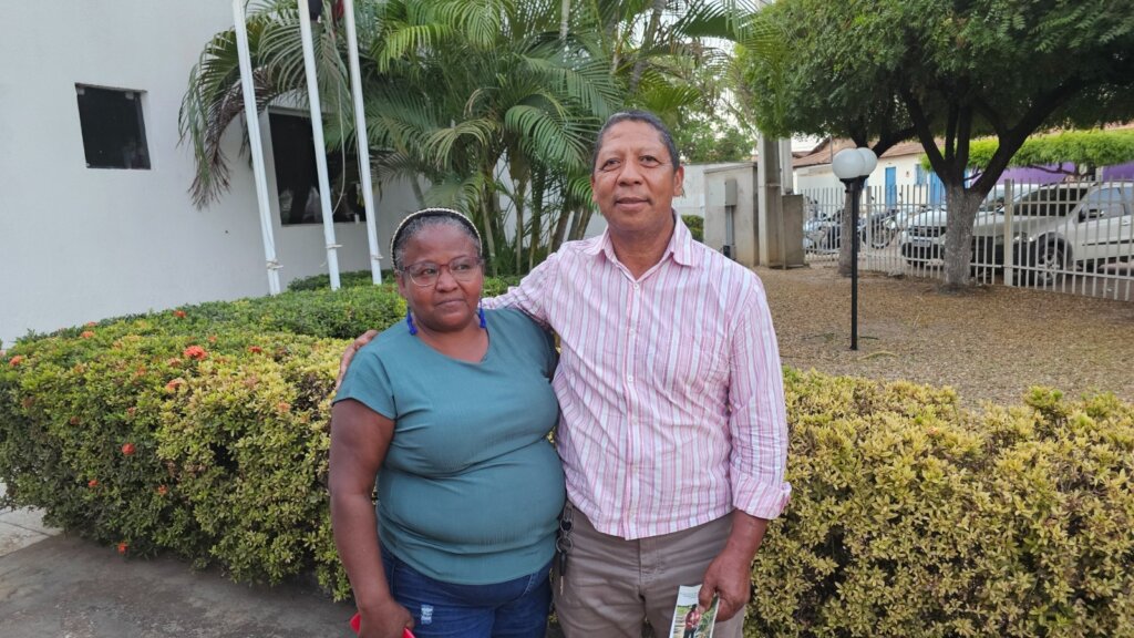 Seu Raimundo Luís Vieira e a esposa Ivonete Vieira, agricultores familiares de Gado Bravinho.Foto: Cristiane Moraes/Acervo ISPN 