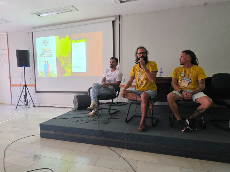 André de Oliveira Moraes, analista socioambiental do ISPN, no minicurso Plataforma de Territórios Tradicionais e Tô no Mapa