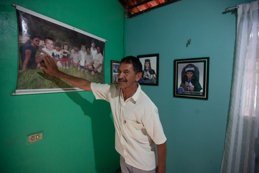Mesmo com alguns filhos do Sr. José Portela morando na cidade grande, o êxodo rural pode estar perdendo força entre as gerações mais novas. Foto: Paula Cinquetti/ Acervo ISPN