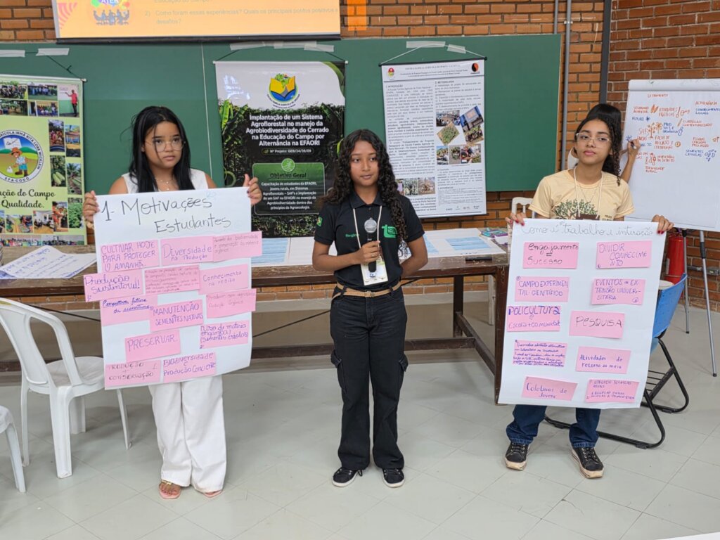 Estudantes participam da oficina 'Educação do campo como base para a restauração ecológica'. Foto: Ariel Rocha/ Acervo ISPN